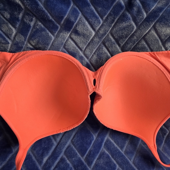 Coral Lace Trim Bra -- Victoria Secret -- Body By Victoria - Picture 4 of 5